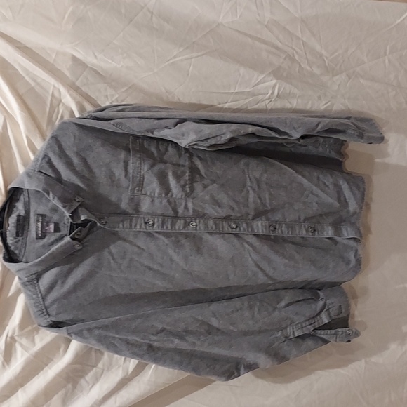 Eddie Bauer Medium Gray Classic Fit Button Tab, Button Down Long Sleeve Shirt XL - Picture 2 of 10